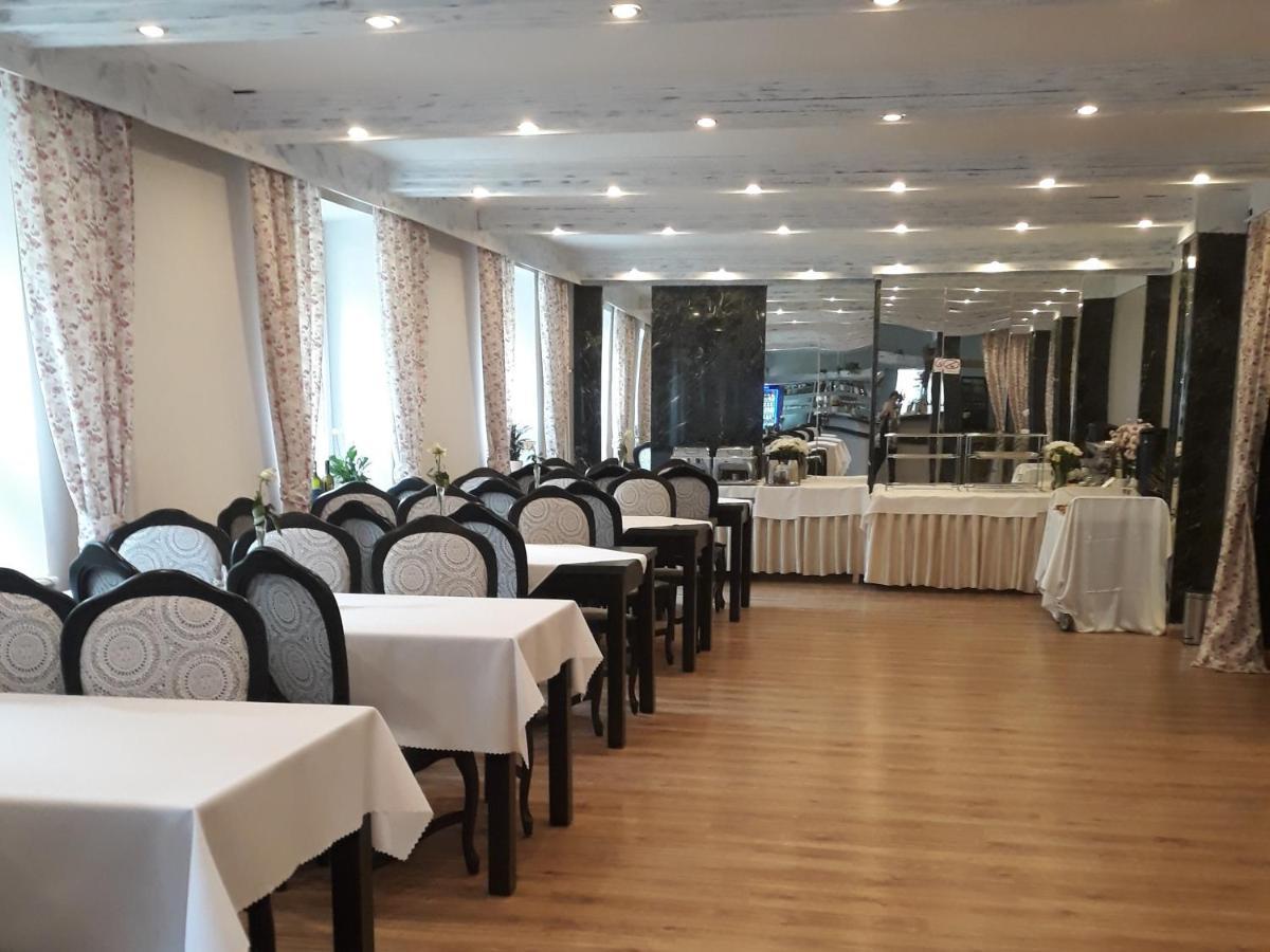 Iskra Hotel Radom Exterior photo