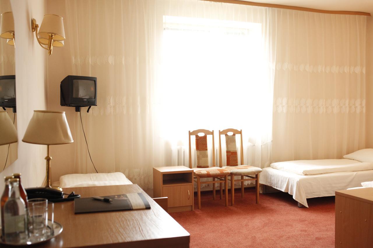 Iskra Hotel Radom Exterior photo